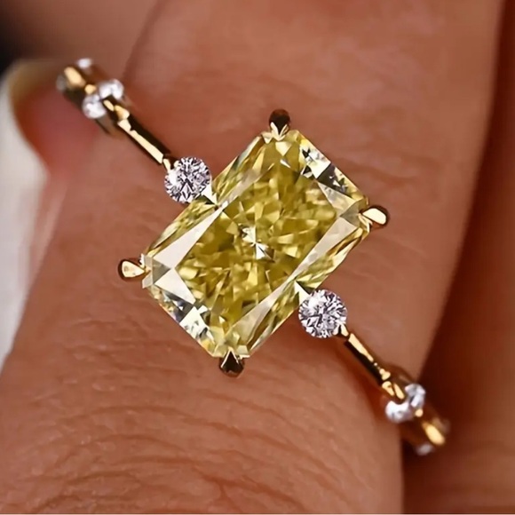 Exquisite Inlaid Rectangular Yellow Synthetic Ring- NIP - Picture 2 of 5